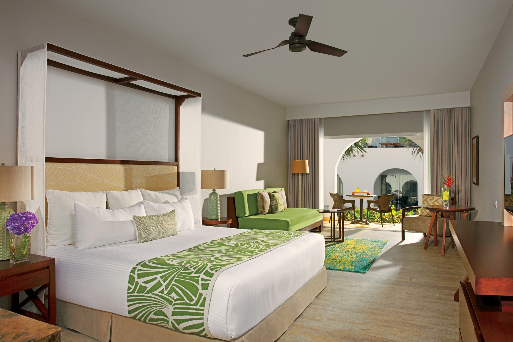 Deluxe Suite Tropical View